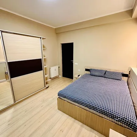 City Center Apartment *